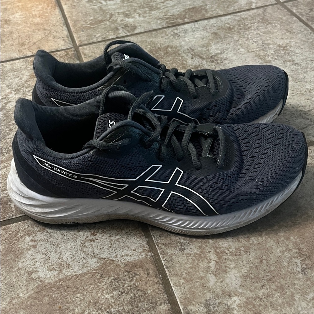 ASICS Gel-Excite 8 Black and White Sneakers